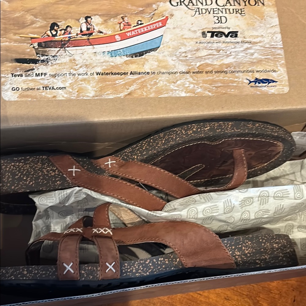 Teva Women's Brown Sandals NWT - Picture 4 of 8
